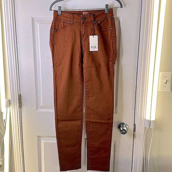 NWT - In motion cropped pants (JUNIPER) various sizes available!!! NEW - ❤️ - Picture 1 of 11